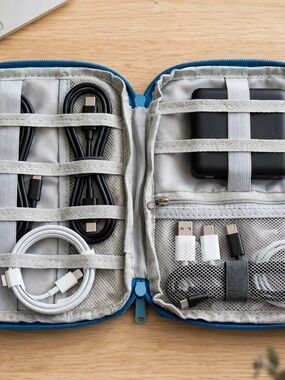 Blue Tablet Electronic Sleeve Case - Protective Zip Pouch